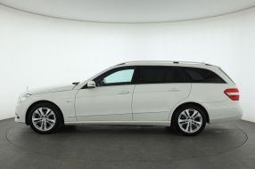 Mercedes-Benz E - 2010