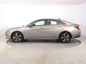 Hyundai Elantra - 2021