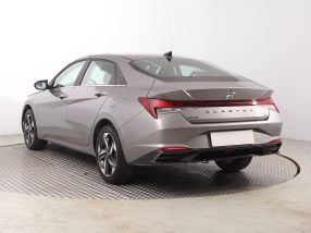 Hyundai Elantra - 2021