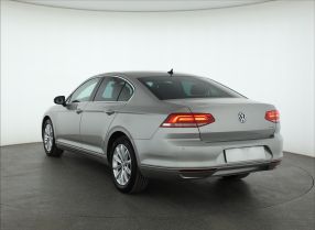 Volkswagen Passat - 2016