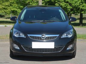 Opel Astra - 2011