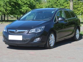 Opel Astra - 2011