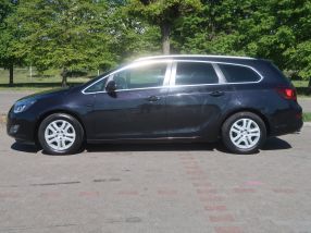 Opel Astra - 2011