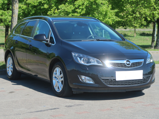 Opel Astra 2011