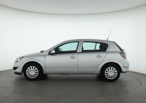 Opel Astra - 2010