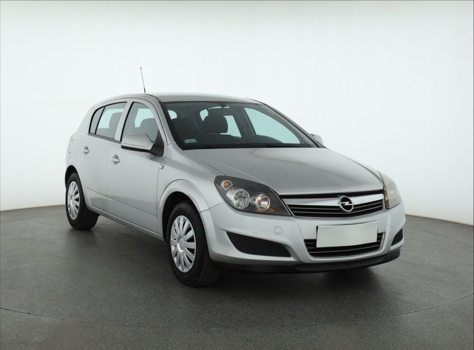 Opel Astra - 2010