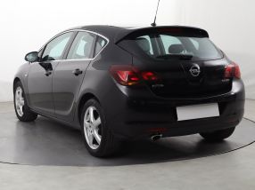 Opel Astra - 2010