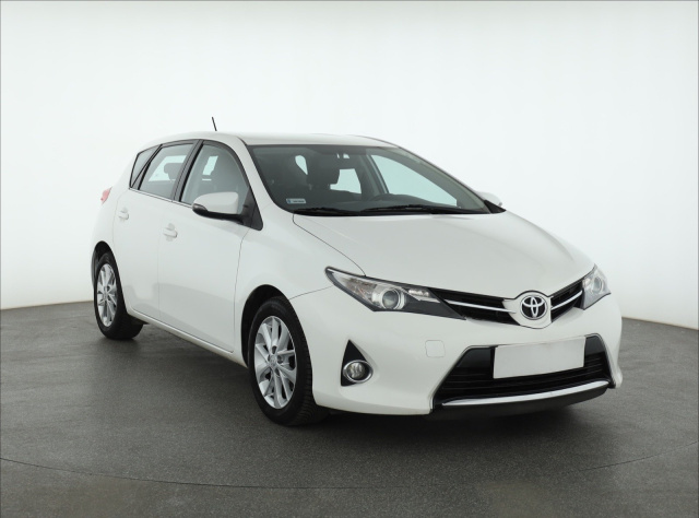 Toyota Auris 2014