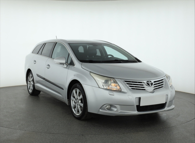 Toyota Avensis 2011