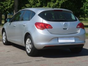 Opel Astra - 2015