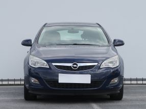 Opel Astra - 2012