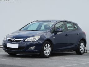 Opel Astra - 2012