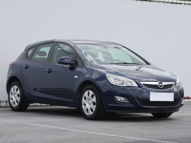Opel Astra 2012