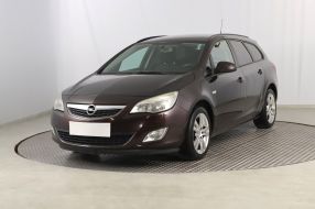Opel Astra - 2012