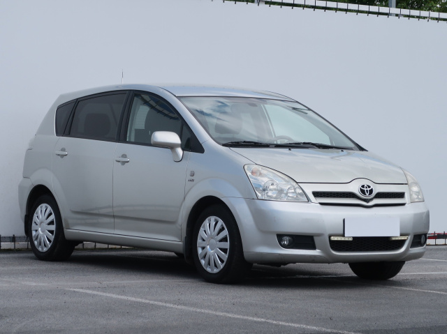 Toyota Corolla Verso 2004