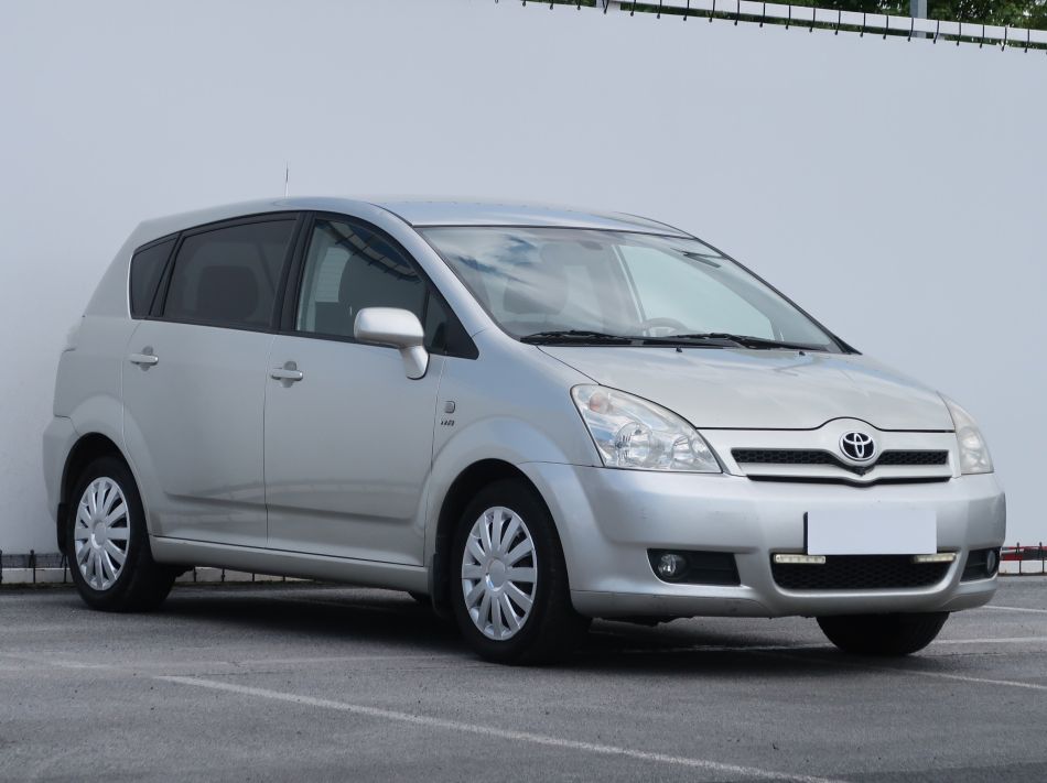 Toyota Corolla Verso - 2004