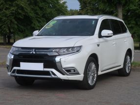 Mitsubishi Outlander - 2020