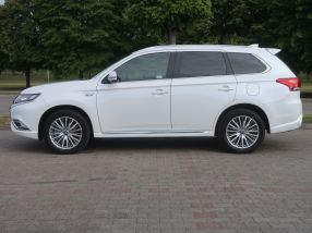 Mitsubishi Outlander - 2020