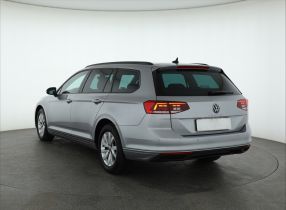 Volkswagen Passat - 2021