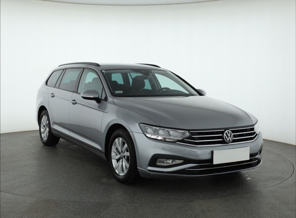 Volkswagen Passat - 2021
