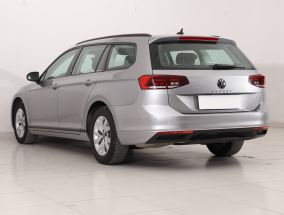 Volkswagen Passat - 2021