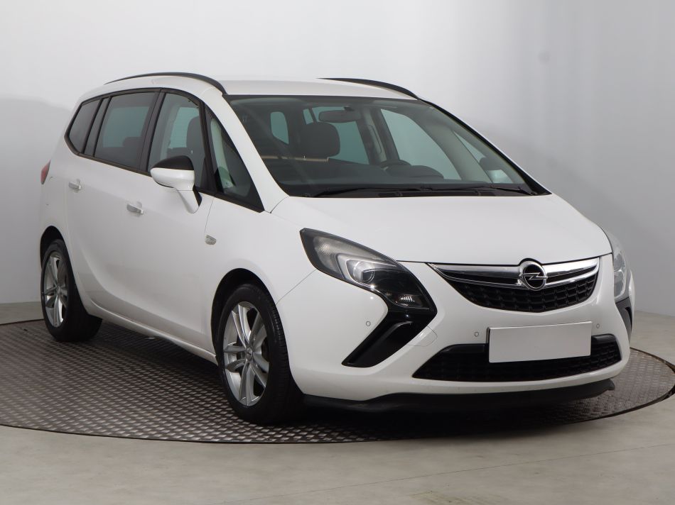 Opel Zafira Tourer - 2012