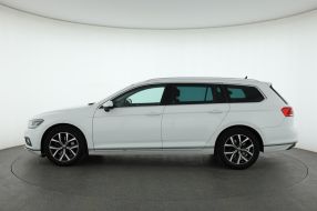 Volkswagen Passat - 2020