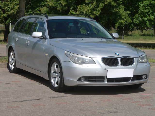 BMW 5 2004