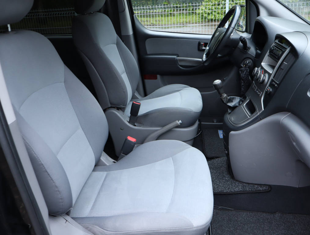 Hyundai H-1