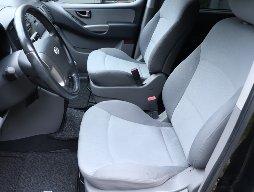 Hyundai H-1