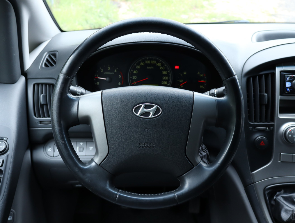 Hyundai H-1