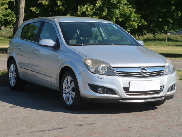 Opel Astra, 2009