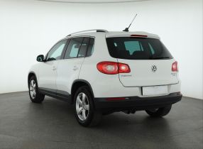 Volkswagen Tiguan - 2011