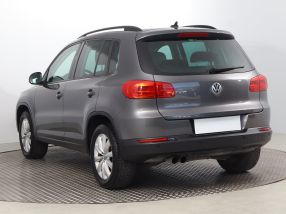 Volkswagen Tiguan - 2012