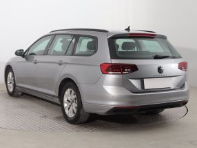 Volkswagen Passat - 2021