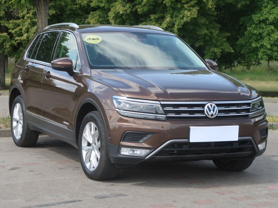 Volkswagen Tiguan - 2016