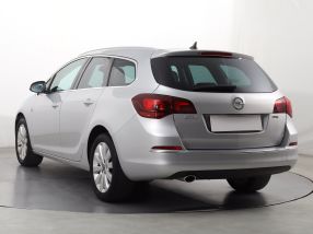 Opel Astra - 2014