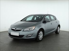 Opel Astra - 2012