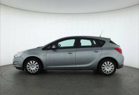 Opel Astra - 2012