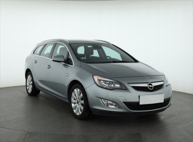 Opel Astra 2011