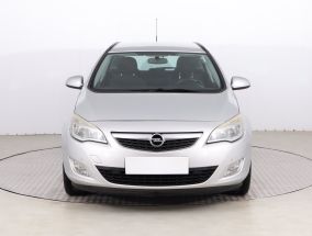Opel Astra - 2011