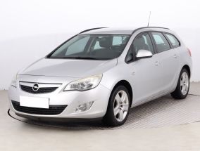 Opel Astra - 2011