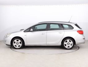 Opel Astra - 2011