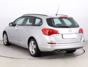 Opel Astra - 2011