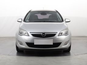 Opel Astra - 2012