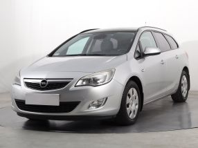 Opel Astra - 2012