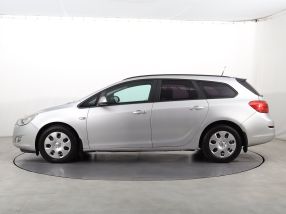 Opel Astra - 2012