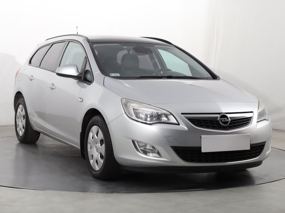 Opel Astra - 2012