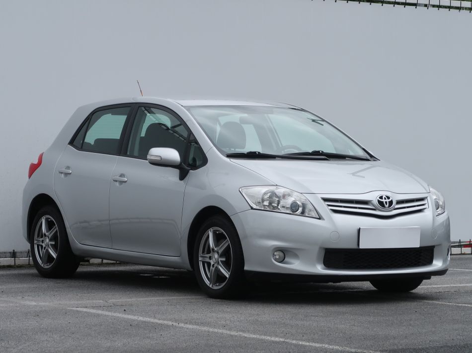 Toyota Auris - 2010