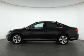Volkswagen Passat - 2022